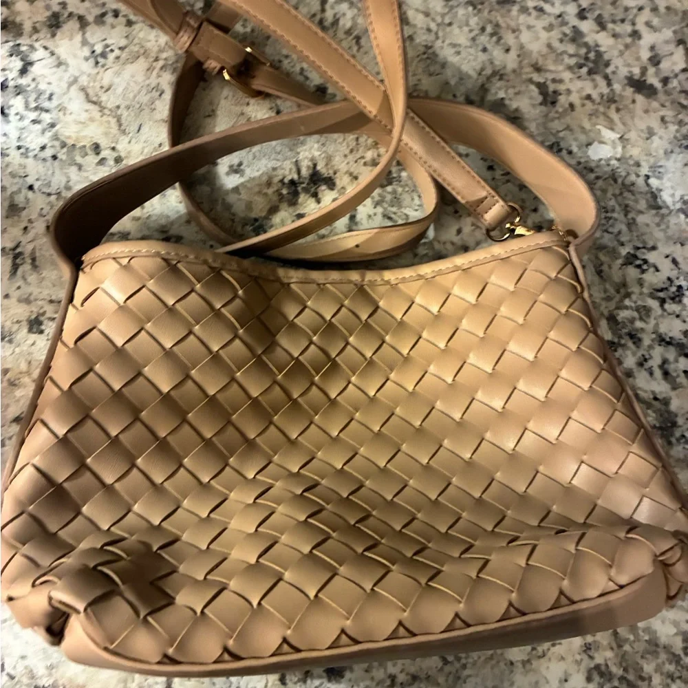Urban Expressions Tan Woven‎ Shoulder Bag